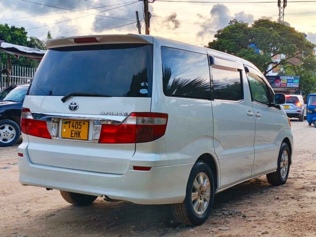 Magari Sokoni Toyota Alphard ya Bei Poa 2006