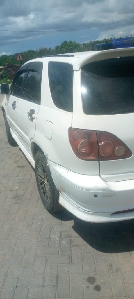 Toyota Harrier bei poa sokoni Dar es salaam Tanzania