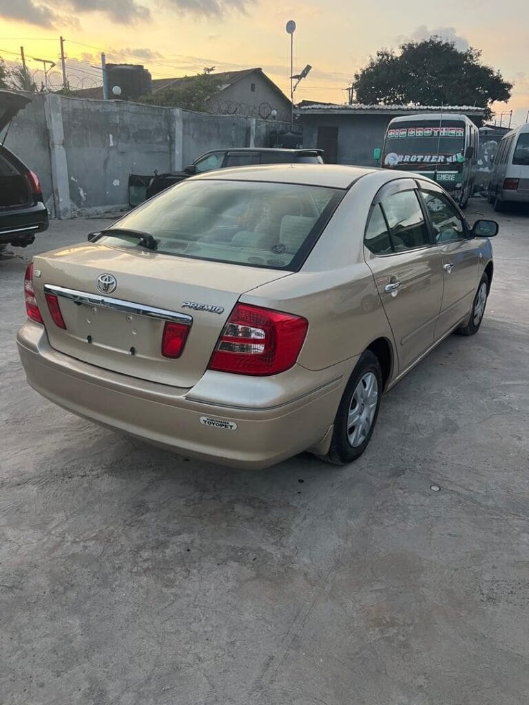 Price Toyota Premio 2005 for Sale in Dar es salaam