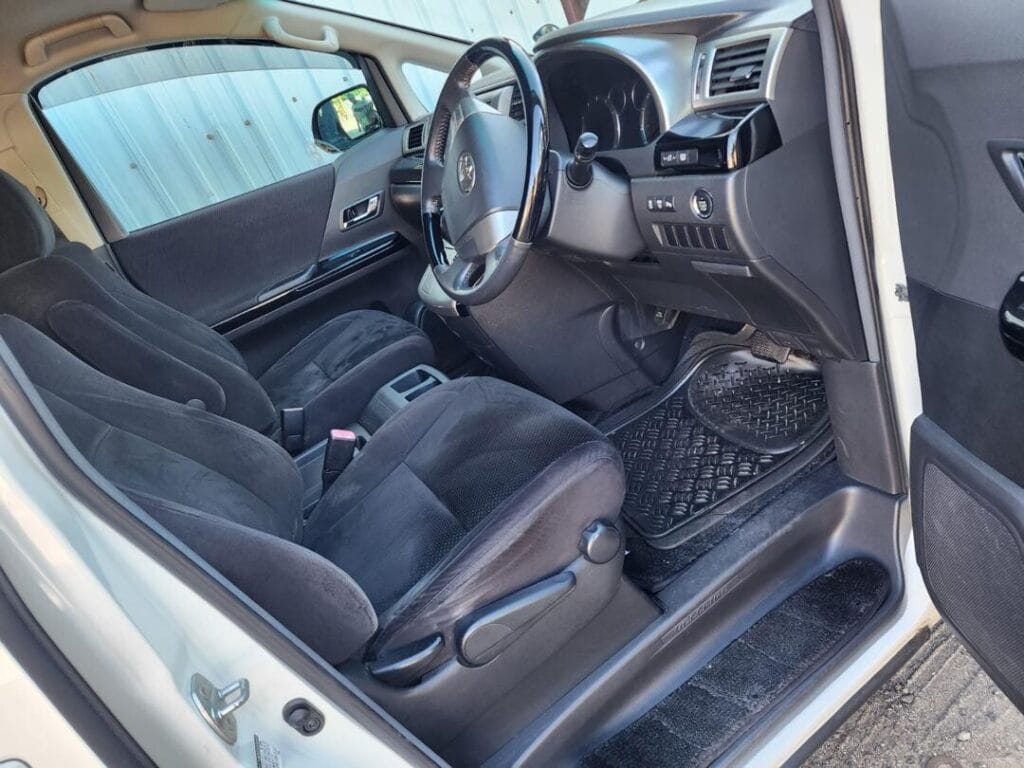 Price Toyota Velfire 2010 for Sale in Dar es salaam