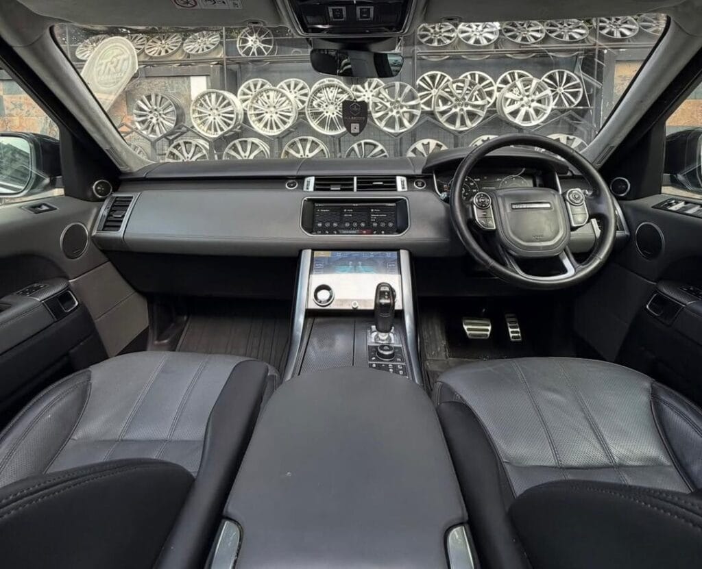 Land Rover Range Rover Sport 2016 for Sale in Dar es Salaam