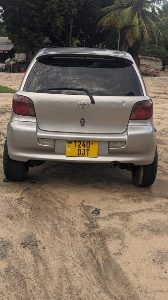 Bei ya Toyota Vitz 2003 Sokoni Dar es Salaam Tanzania