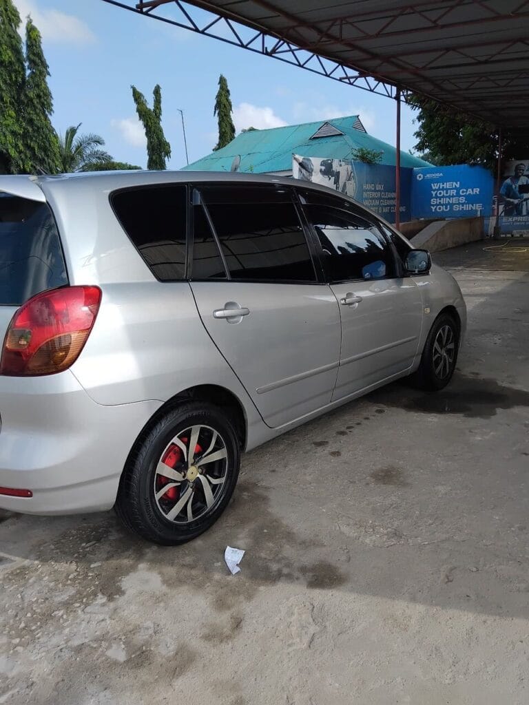 Magari Sokoni Toyota Spacio ya Bei Poa 2002