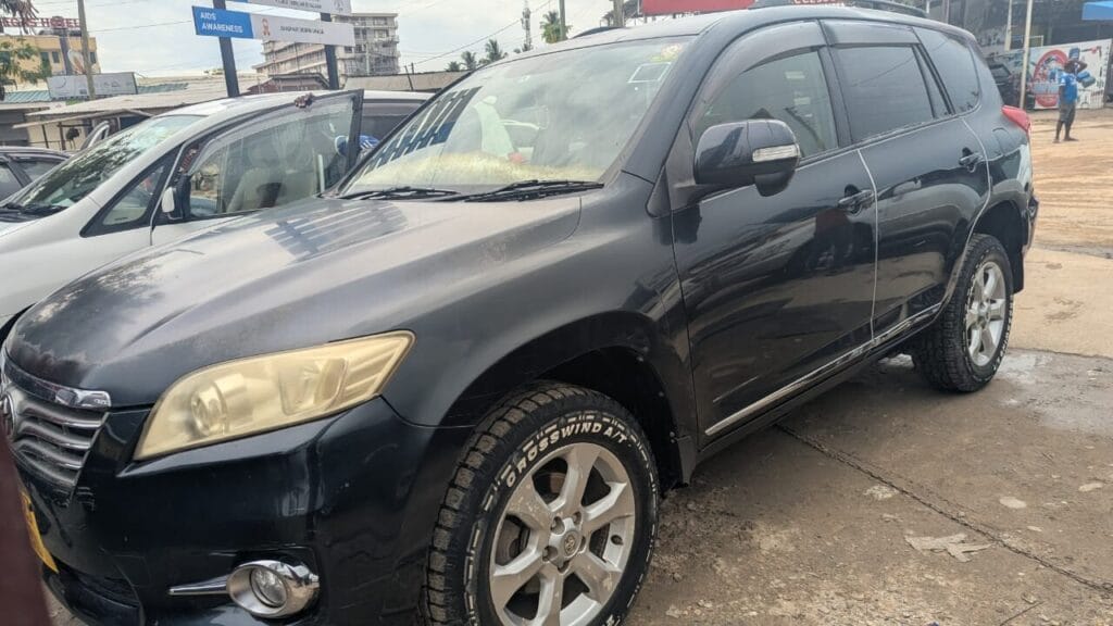 Toyota Vanguard 2012 Inauzwa Dar es salaam Tanzania