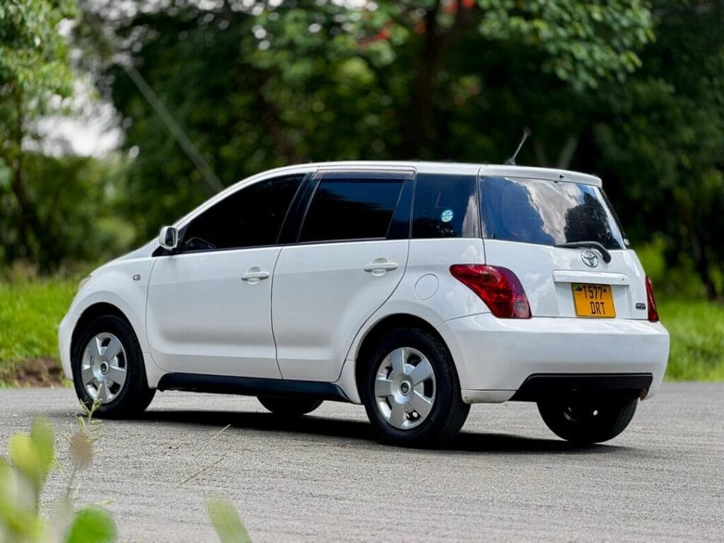 Toyota IST bei poa sokoni Arusha Tanzania