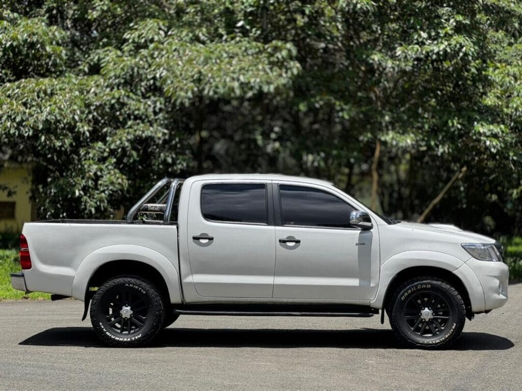 Price Of Toyota Hilux 2013 for Sale in Tanzania