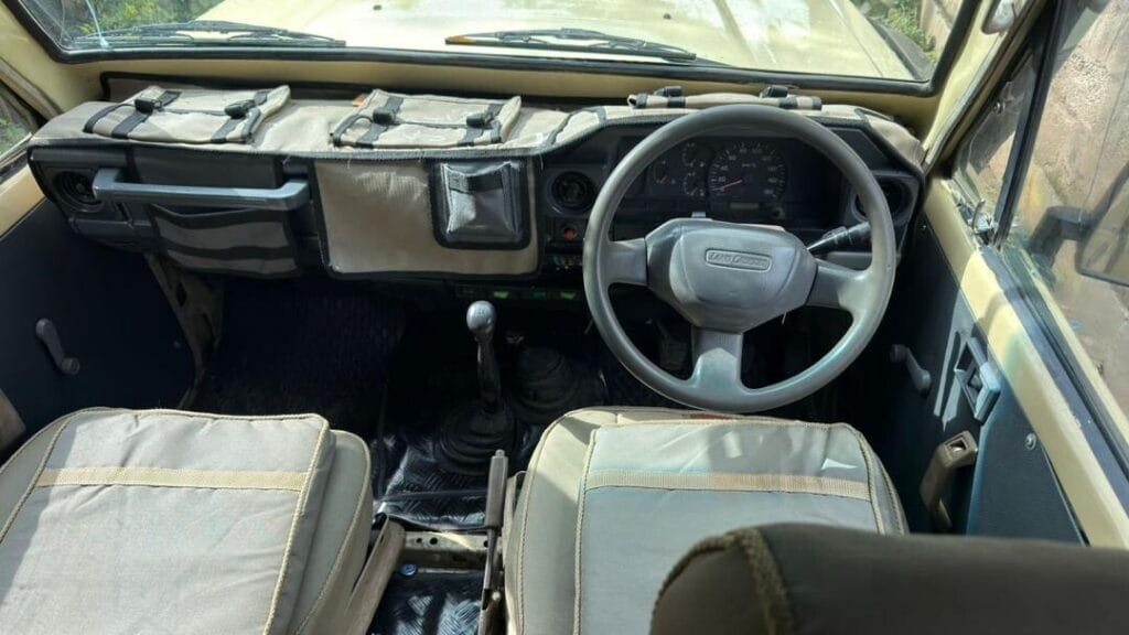 Toyota Land Cruiser 76 SUV bei poa sokoni Arusha Tanzania