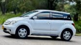 Magari Sokoni Toyota IST ya Bei Poa 2004
