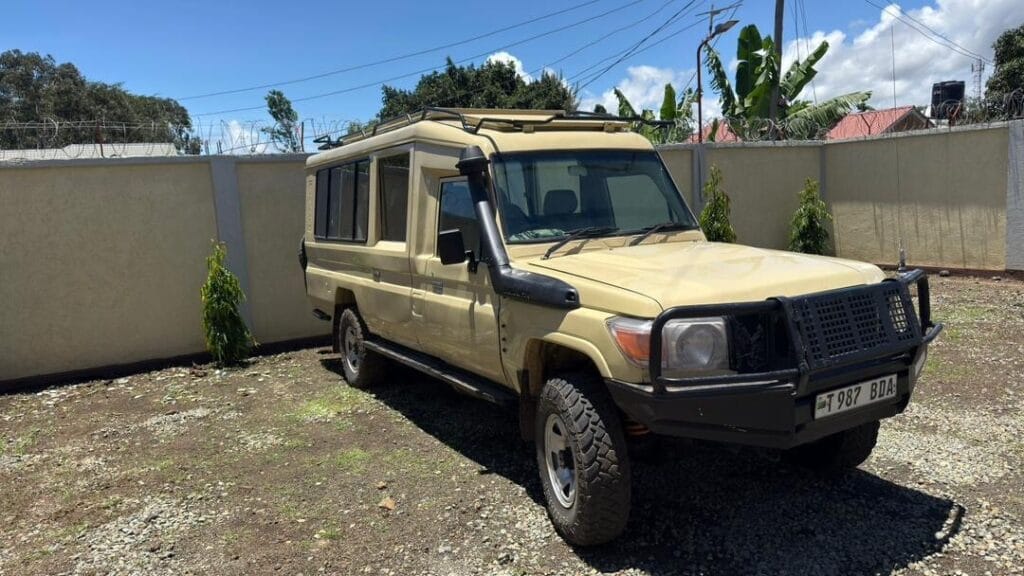 Bei ya Toyota Land Cruiser 76 SUV 2002 Sokoni Arusha Tanzania