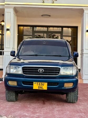 Bei Ya Toyota Land Cruiser Prado 2003 Sokoni Dar es salaam Tanzania