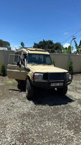 Bei Ya Toyota Land Cruiser 76 SUV 2002 Sokoni Arusha Tanzania