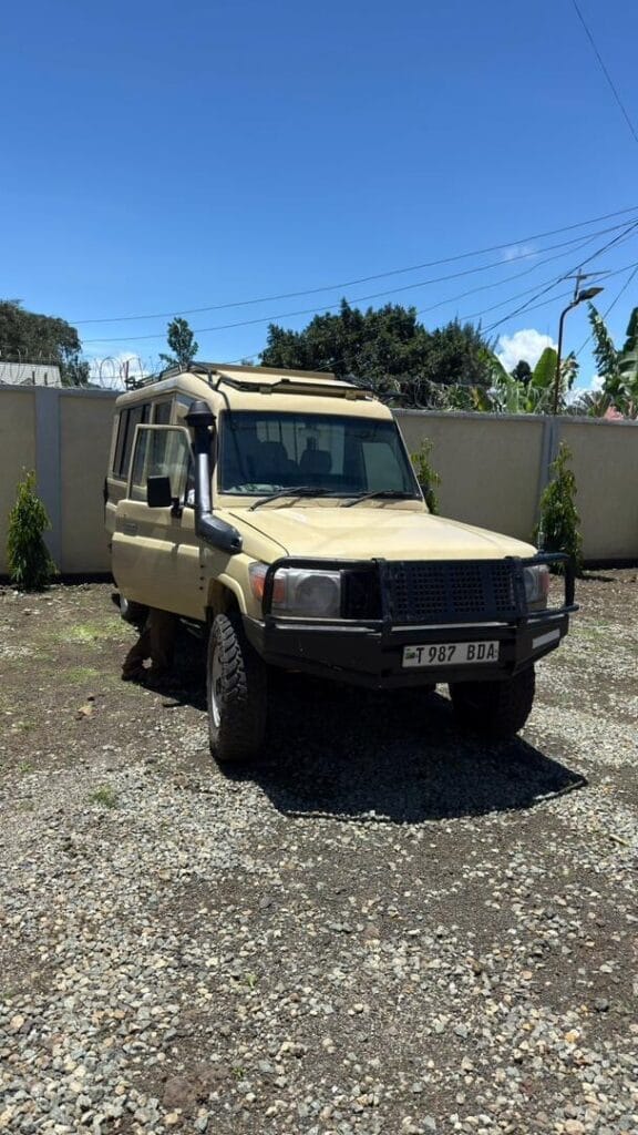 Magari Used Toyota Land Cruiser 76 SUV 2002 Arusha Tanzania