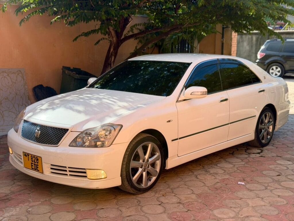 Buy Toyota Crown 2005 for Sale in Dar es salaam