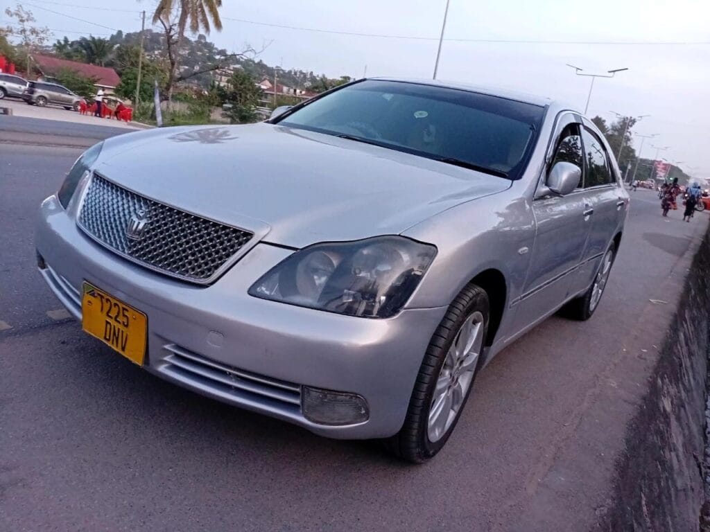 Magari Crown 2006 lipo Mwanza