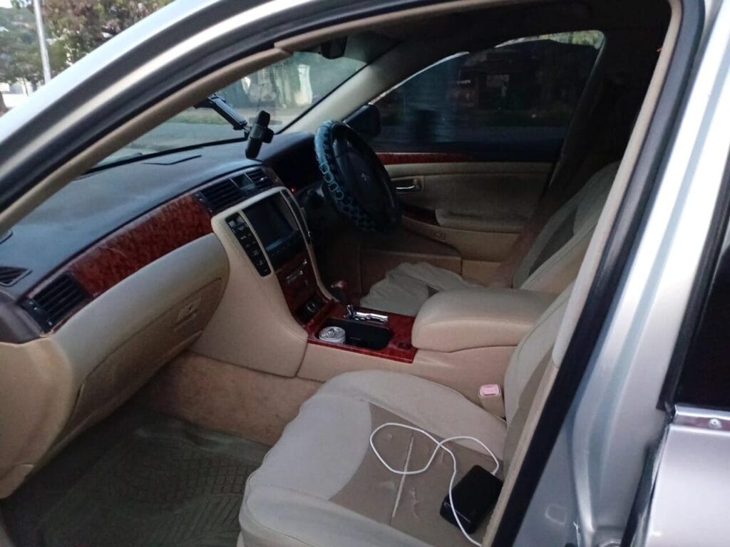 Bei ya Toyota Crown 2006 Sokoni Mwanza Tanzania