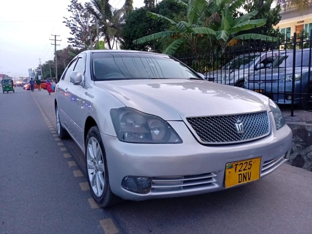 Magari Used Toyota Crown 2006 Mwanza Tanzania