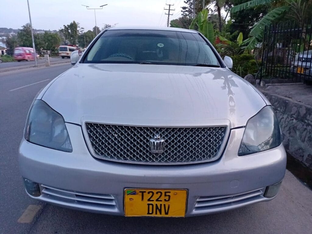 Toyota Crown 2006 Inauzwa Mwanza Tanzania