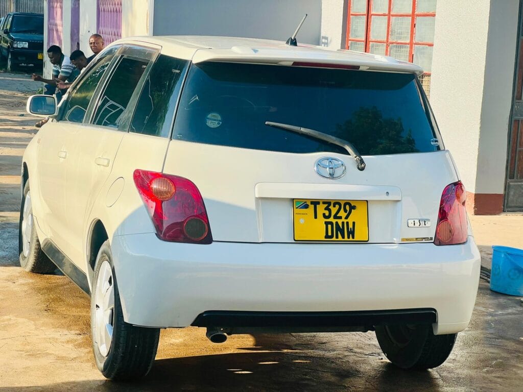 Magari IST 2005 lipo Mwanza