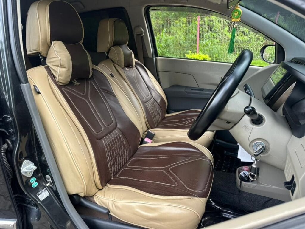 For Sale Daihatsu Mira 2010 in Dar es Salaam