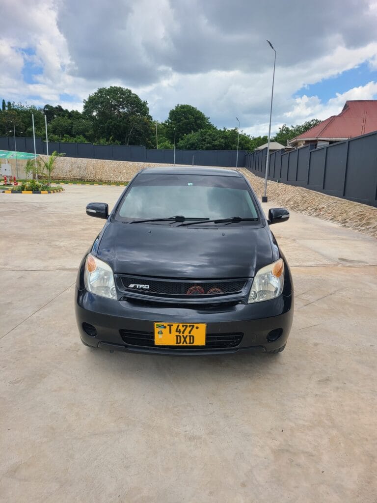 Magari Sokoni Toyota IST ya Bei Poa 2006