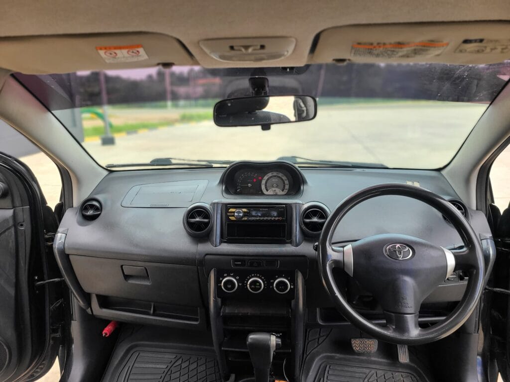 Magari Used Toyota IST 2006 Dar es Salaam Tanzania
