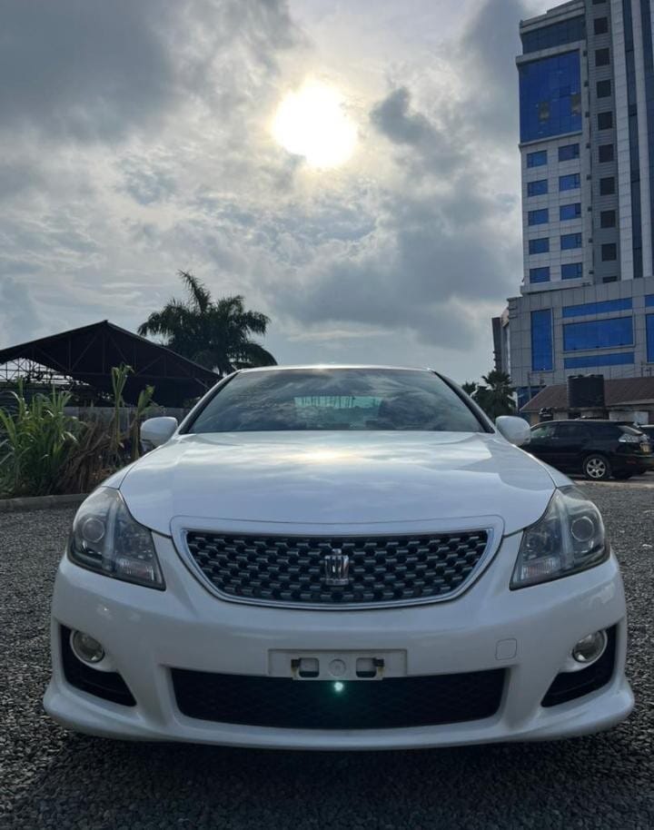 Price Of Toyota Crown 2010 for Sale in Tanzania
