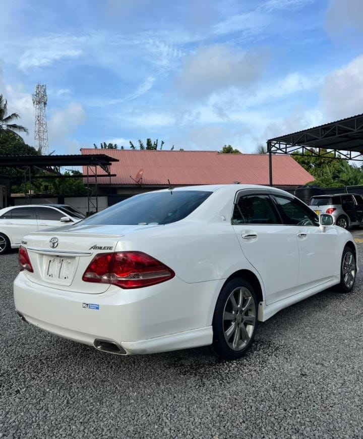 Price Toyota Crown 2010 for Sale in Dar es Salaam