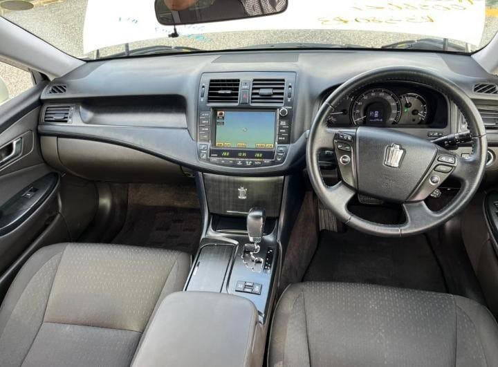 For Sale Toyota Crown 2010 in Dar es Salaam