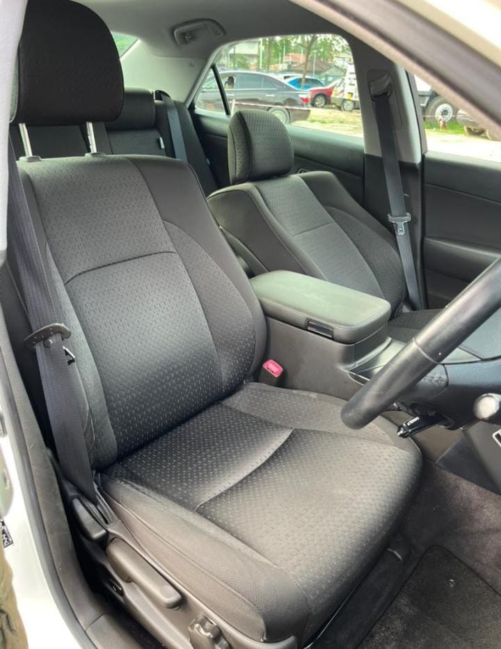 Used Toyota Crown 2010 for Sale in Dar es Salaam