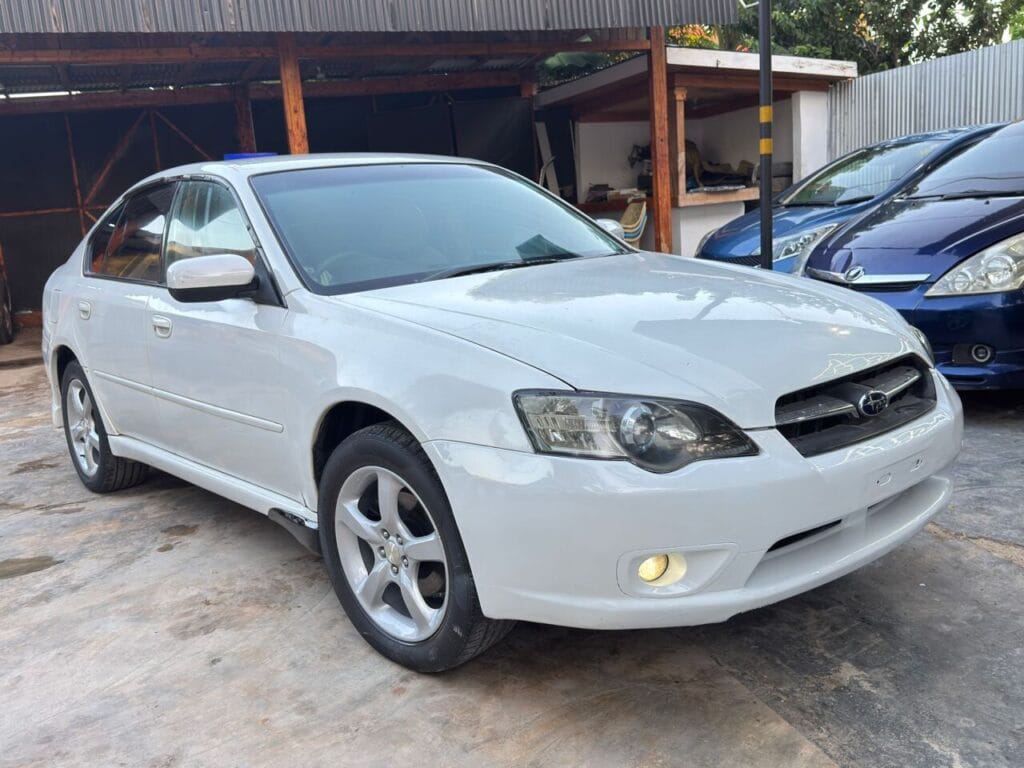 Magari Sokoni Subaru Legacy ya Bei Poa 2004