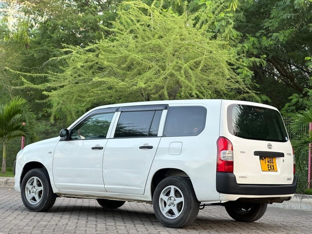 Toyota Probox bei poa sokoni Dar es Salaam Tanzania