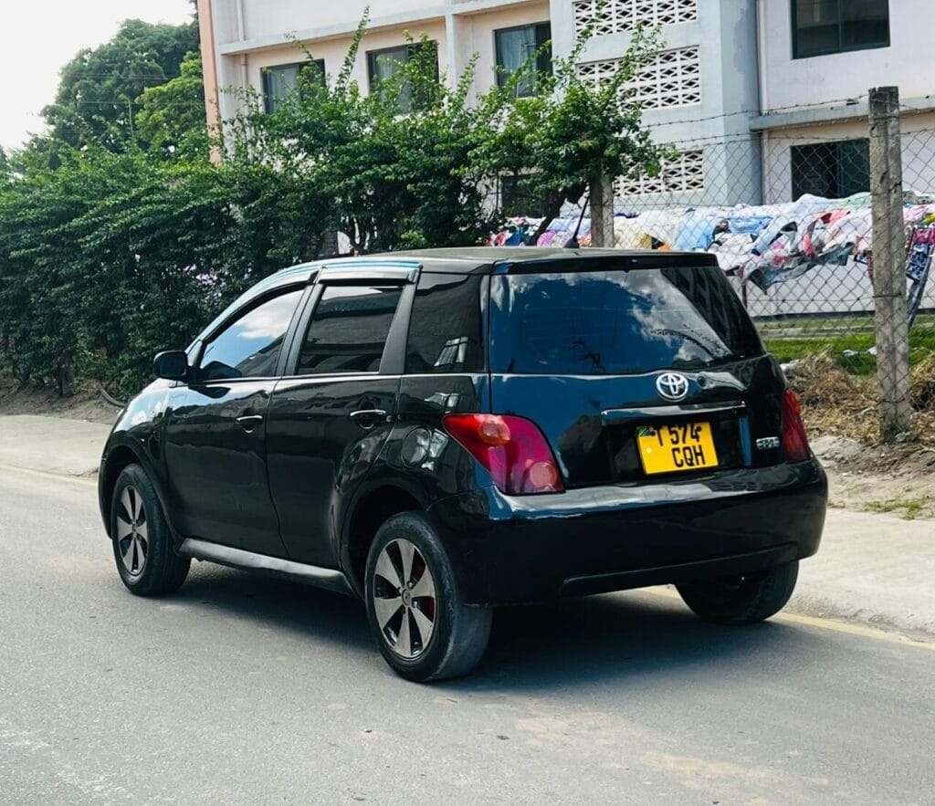 Price Toyota IST 2004 for Sale in Dar es Salaam