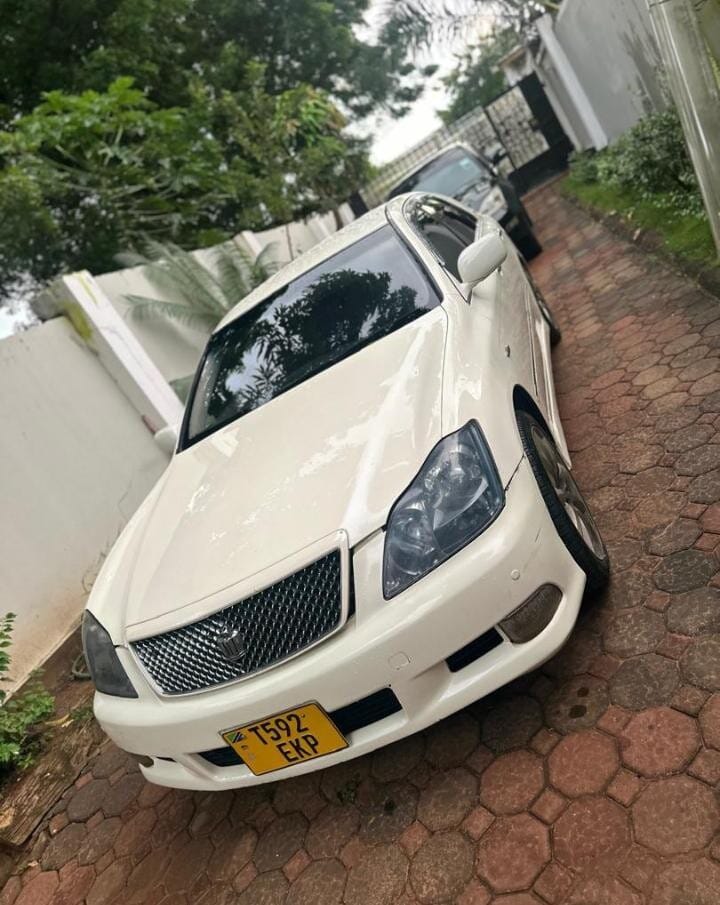 Price Toyota Crown 2007 for Sale in Dar es Salaam