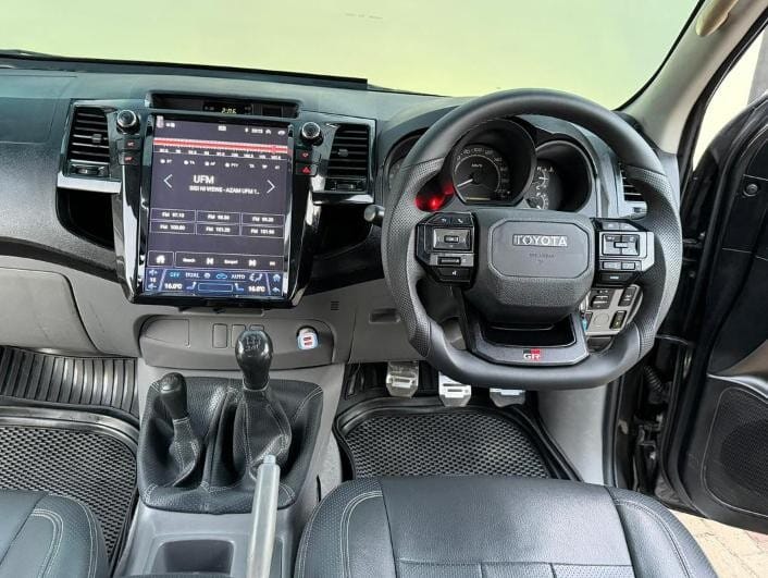 Toyota Hilux 2012 for Sale in Dar es Salaam