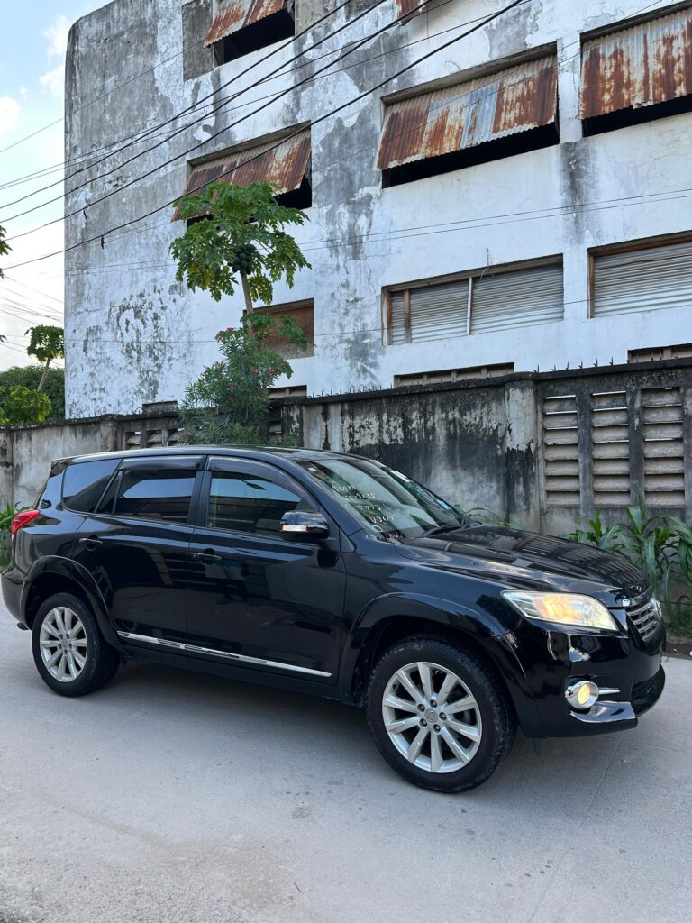 Price Toyota Vanguard 2012 for Sale in Dar es Salaam