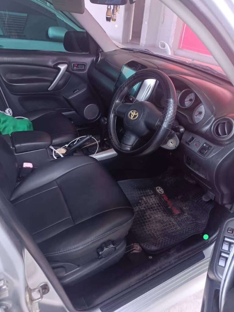Used Toyota Rav4 2004 for Sale in Dar es Salaam