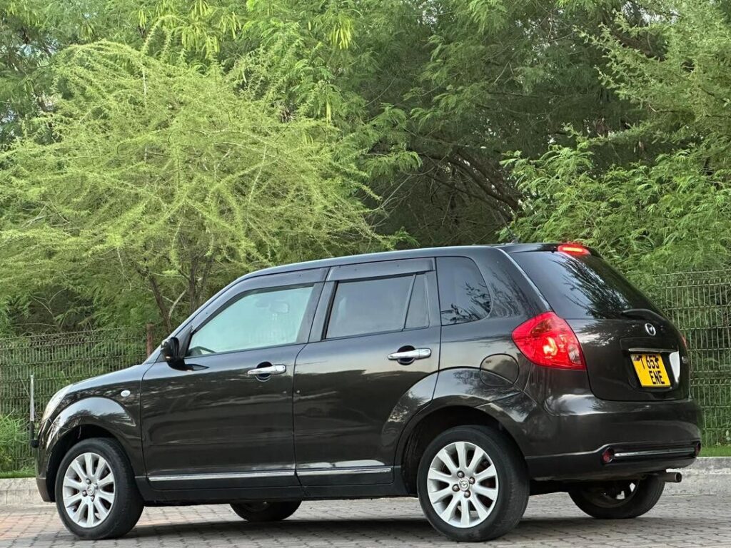 Mazda Verisa bei poa sokoni Dar es Salaam Tanzania