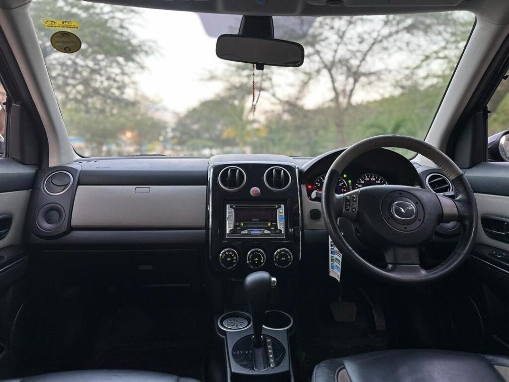Mazda Verisa 2012 Inauzwa Dar es Salaam Tanzania