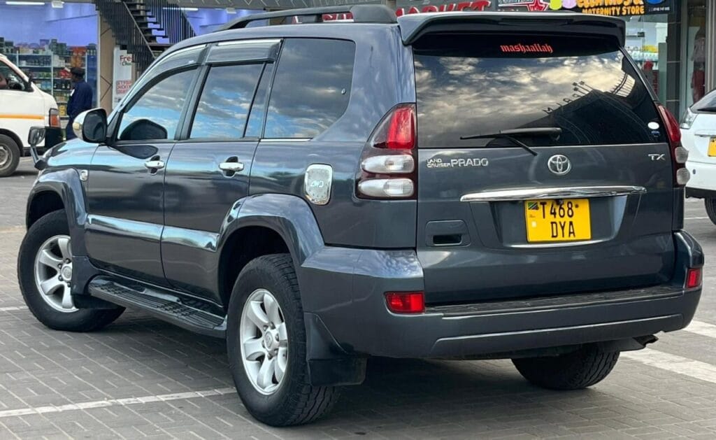 Toyota Land Cruiser Prado bei poa sokoni Dar es Salaam Tanzania