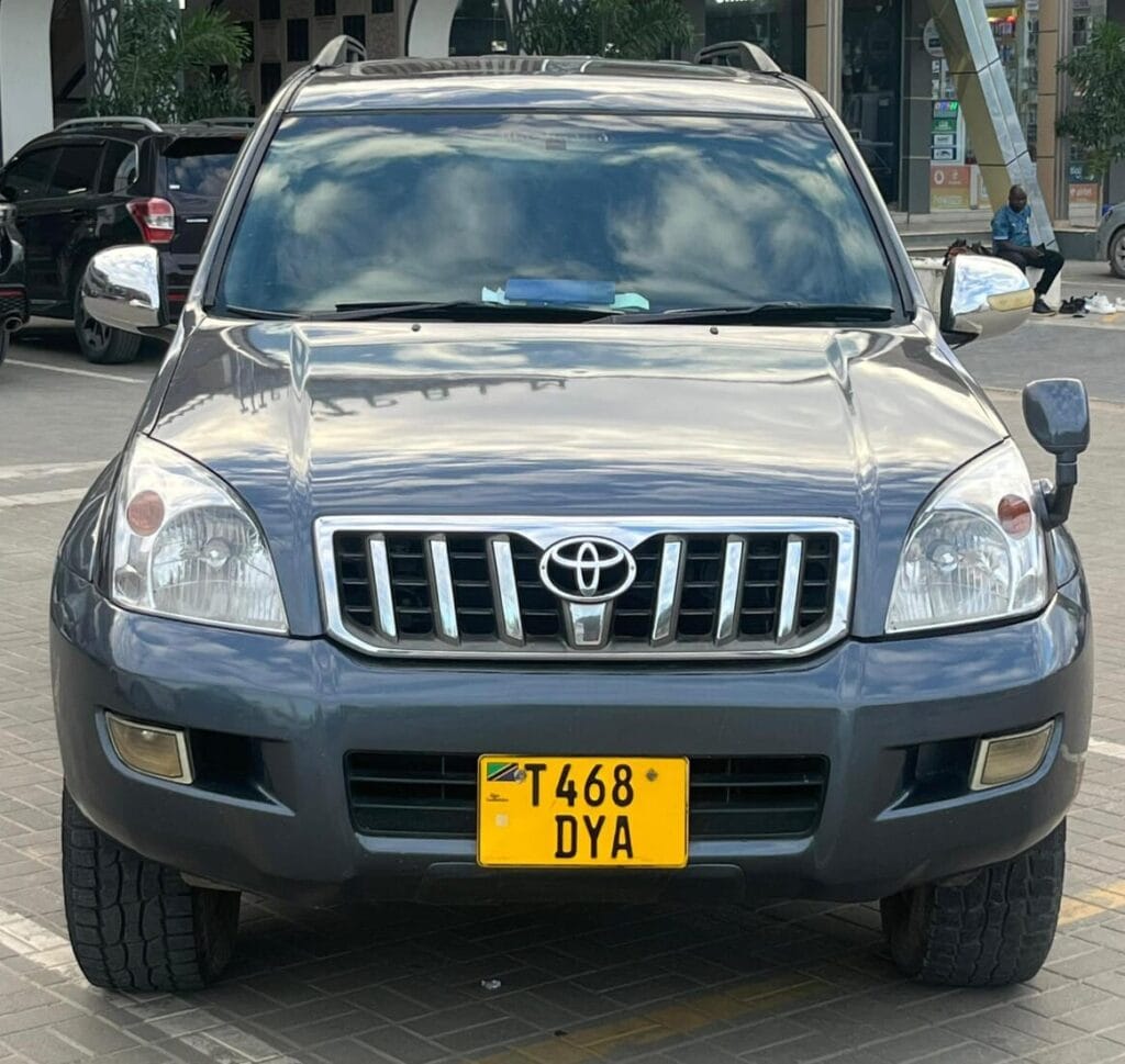 Magari Land Cruiser Prado 2005 lipo Dar es Salaam