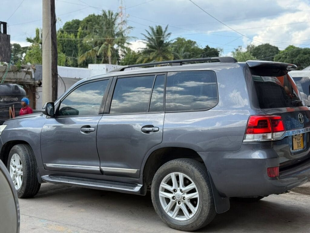 Toyota Land Cruiser V8 2008 for Sale in Dar es Salaam