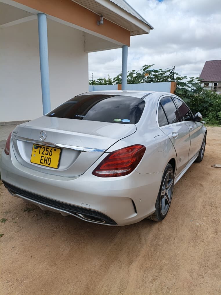 Magari Used Benz C-Class 2014 Dar es Salaam Tanzania