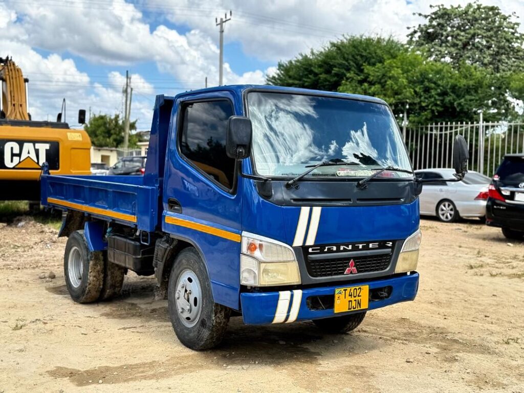 Magari Sokoni Mitsubishi Canter ya Bei Poa 1999