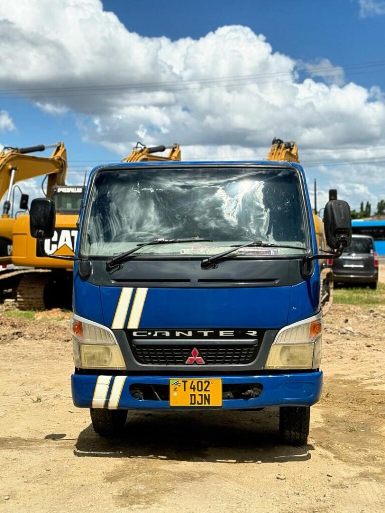 Magari Canter 1999 lipo Dar es Salaam