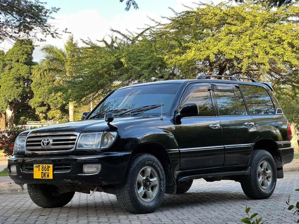 Magari Sokoni Toyota Land Cruiser V8 ya Bei Poa 2001