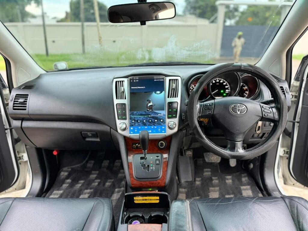 Toyota Harrier bei poa sokoni Dar es Salaam Tanzania