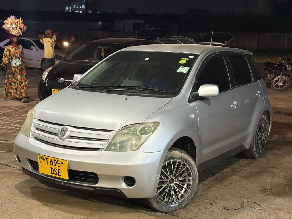 Magari Used Toyota IST 2006 Dar es Salaam Tanzania