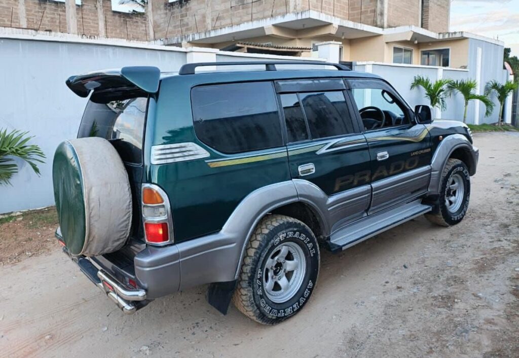 Magari Sokoni Toyota Land Cruiser Prado ya Bei Poa 1998