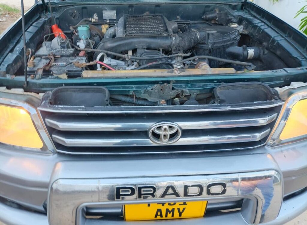 Toyota Land Cruiser Prado bei poa sokoni Dar es Salaam Tanzania
