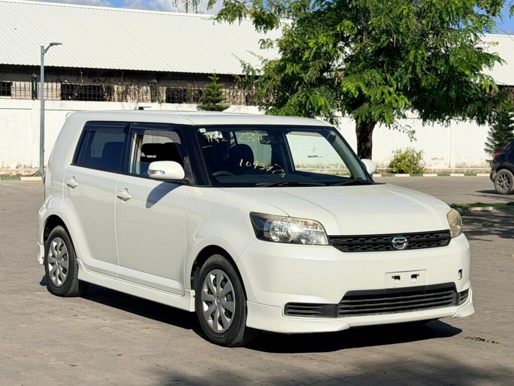 Used Toyota Rumion 2010 for Sale in Dar es Salaam